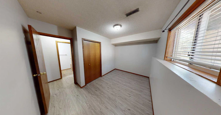 B-9408 100 Avenue, Grande Prairie, AB, T8V 0S9 - 8