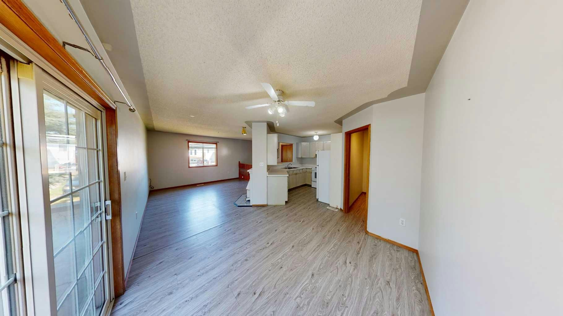 B-9408 100 Avenue, Grande Prairie, AB, T8V 0S9 - 5