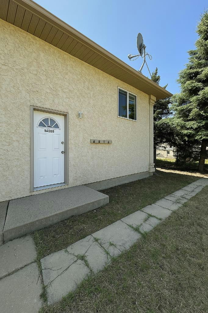 B-9408 100 Avenue, Grande Prairie, AB, T8V 0S9 - 2