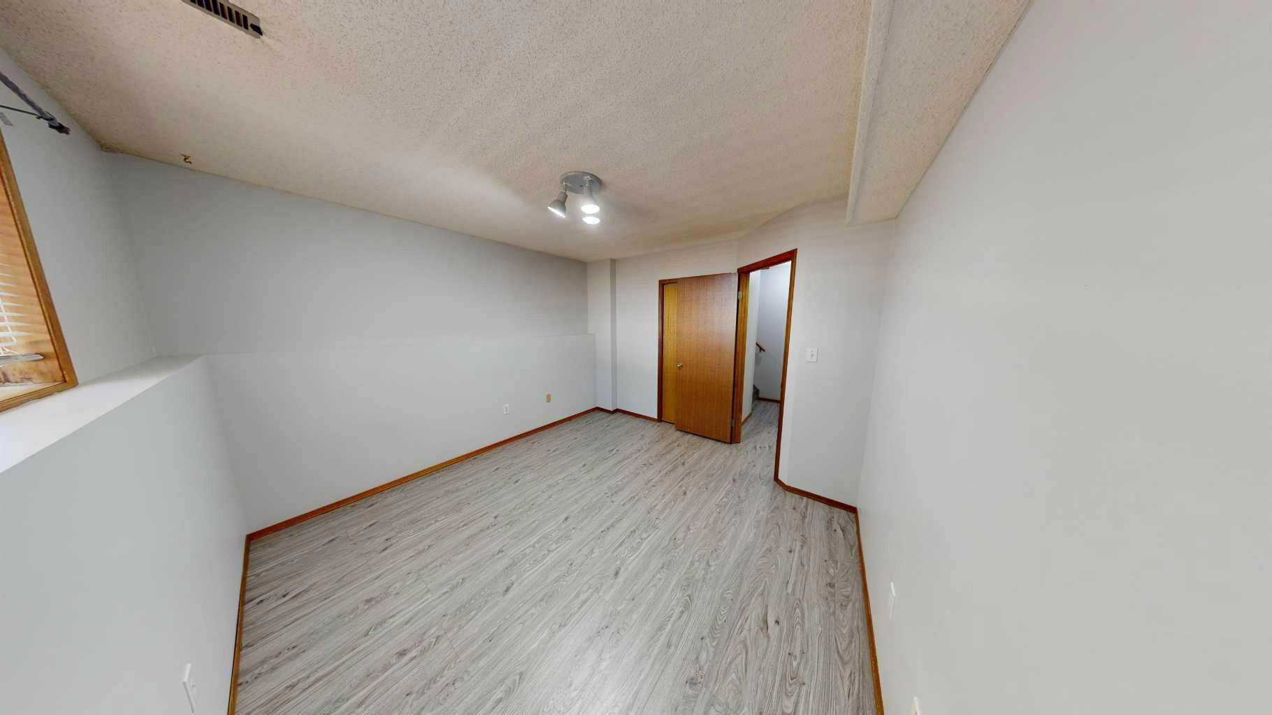 B-9408 100 Avenue, Grande Prairie, AB, T8V 0S9 - 7