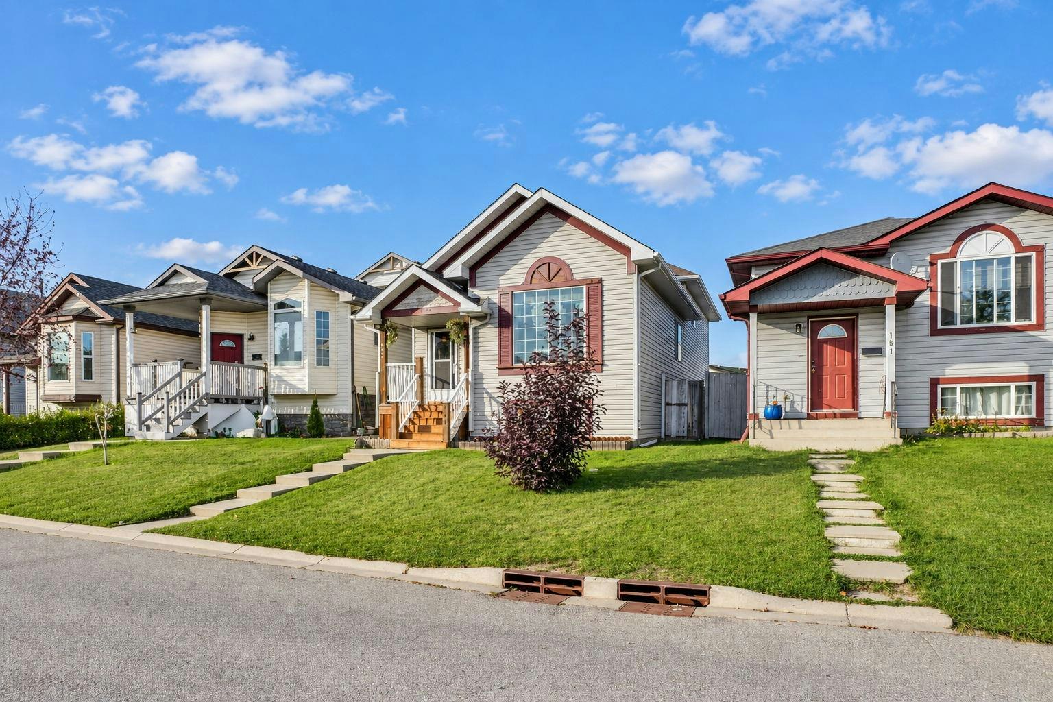 177 Erin Circle SE, Calgary, AB, T2B 3H8