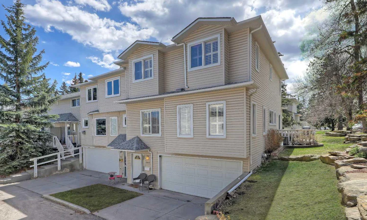 446 Killarney Glen Court SW