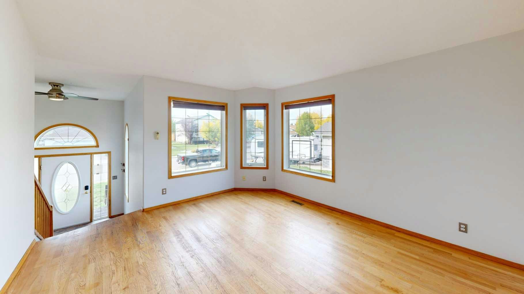 7 Mt Alderson Place W, Lethbridge, AB, T1K 6N7 - 2
