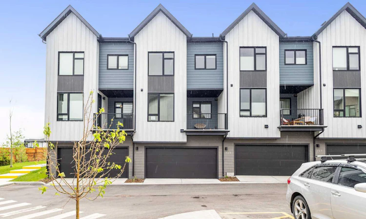 327-85 Sage Hill Heights NW