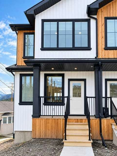 8524 21 Avenue, Crowsnest Pass, AB, T0K 0C0