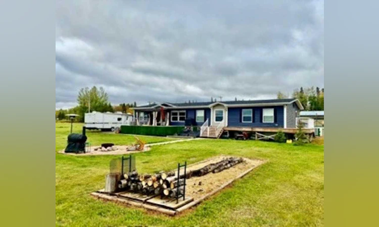 890 Pelican Road