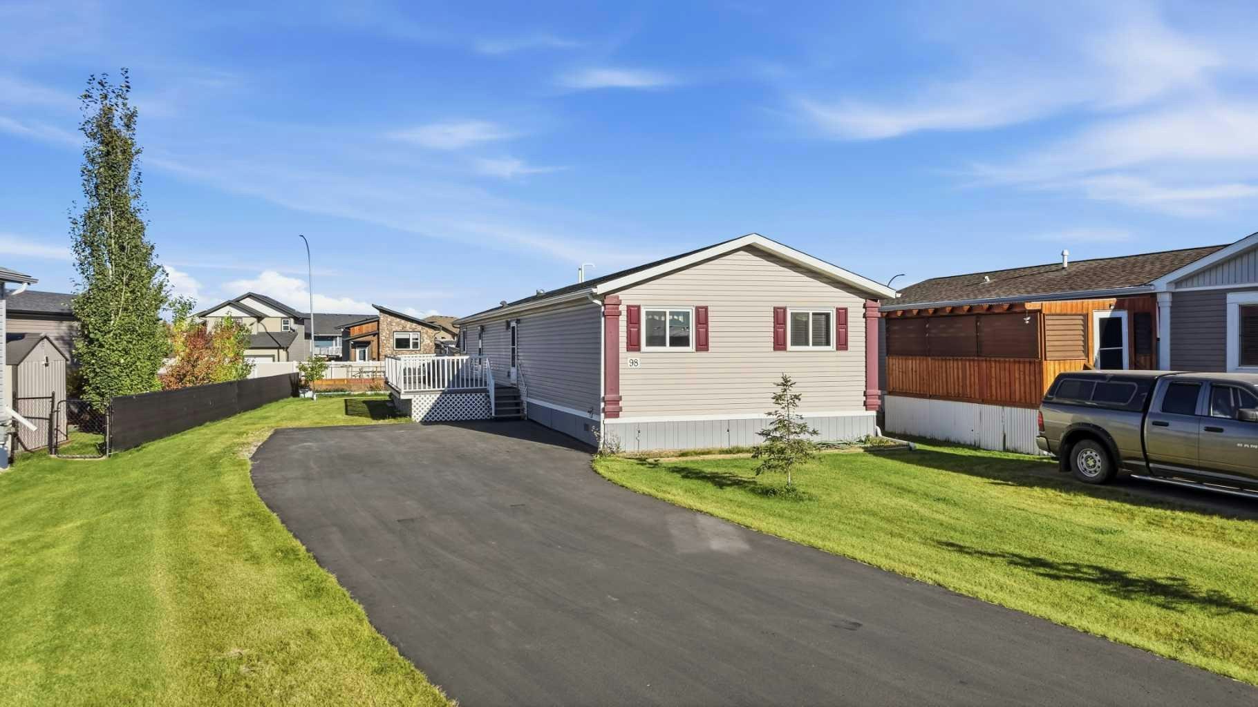 98-15 Mackenzie Ranch Way, Lacombe, AB, T4L 0B4