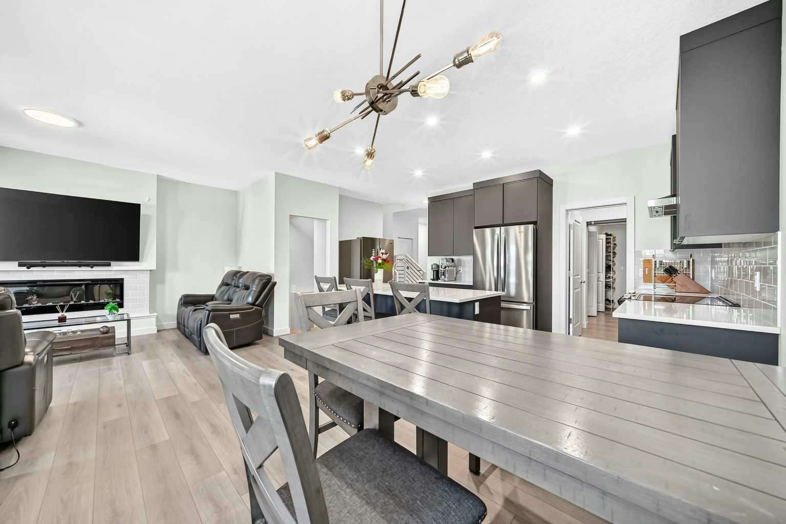 27 Belvedere Point SE, Calgary, AB, T2A 7Y9 - 13
