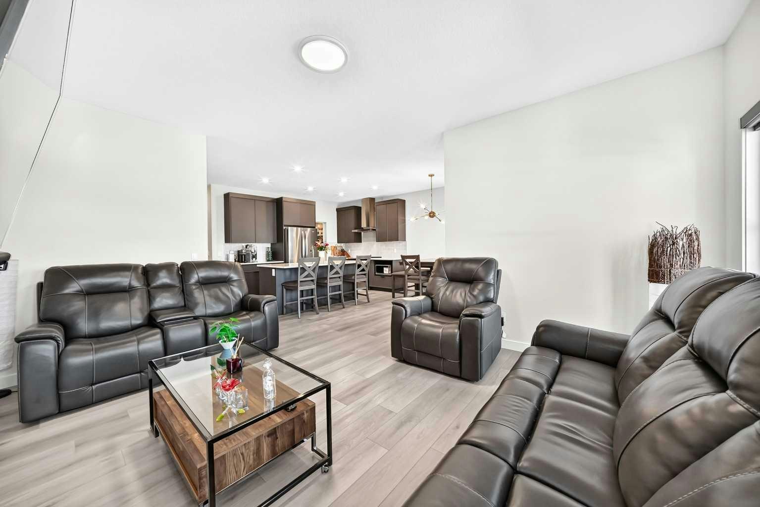 27 Belvedere Point SE, Calgary, AB, T2A 7Y9 - 5