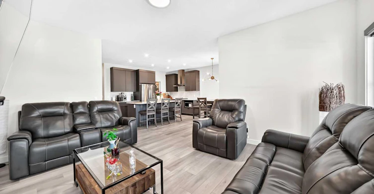 27 Belvedere Point SE, Calgary, AB, T2A 7Y9 - 5