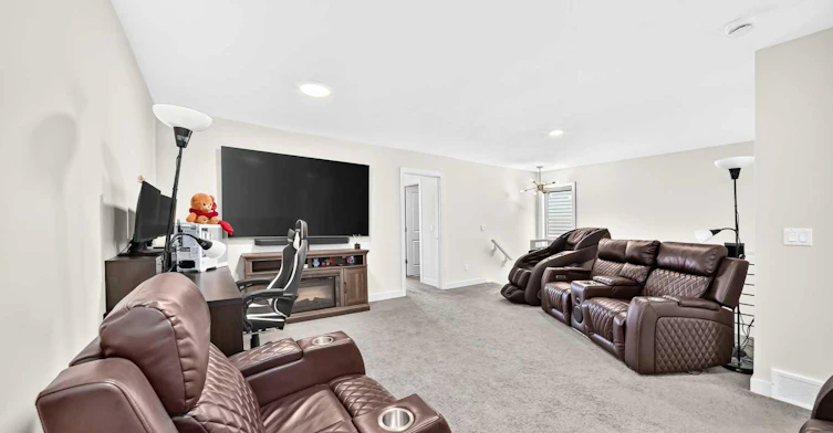 27 Belvedere Point SE, Calgary, AB, T2A 7Y9 - 34