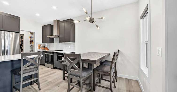 27 Belvedere Point SE, Calgary, AB, T2A 7Y9 - 12