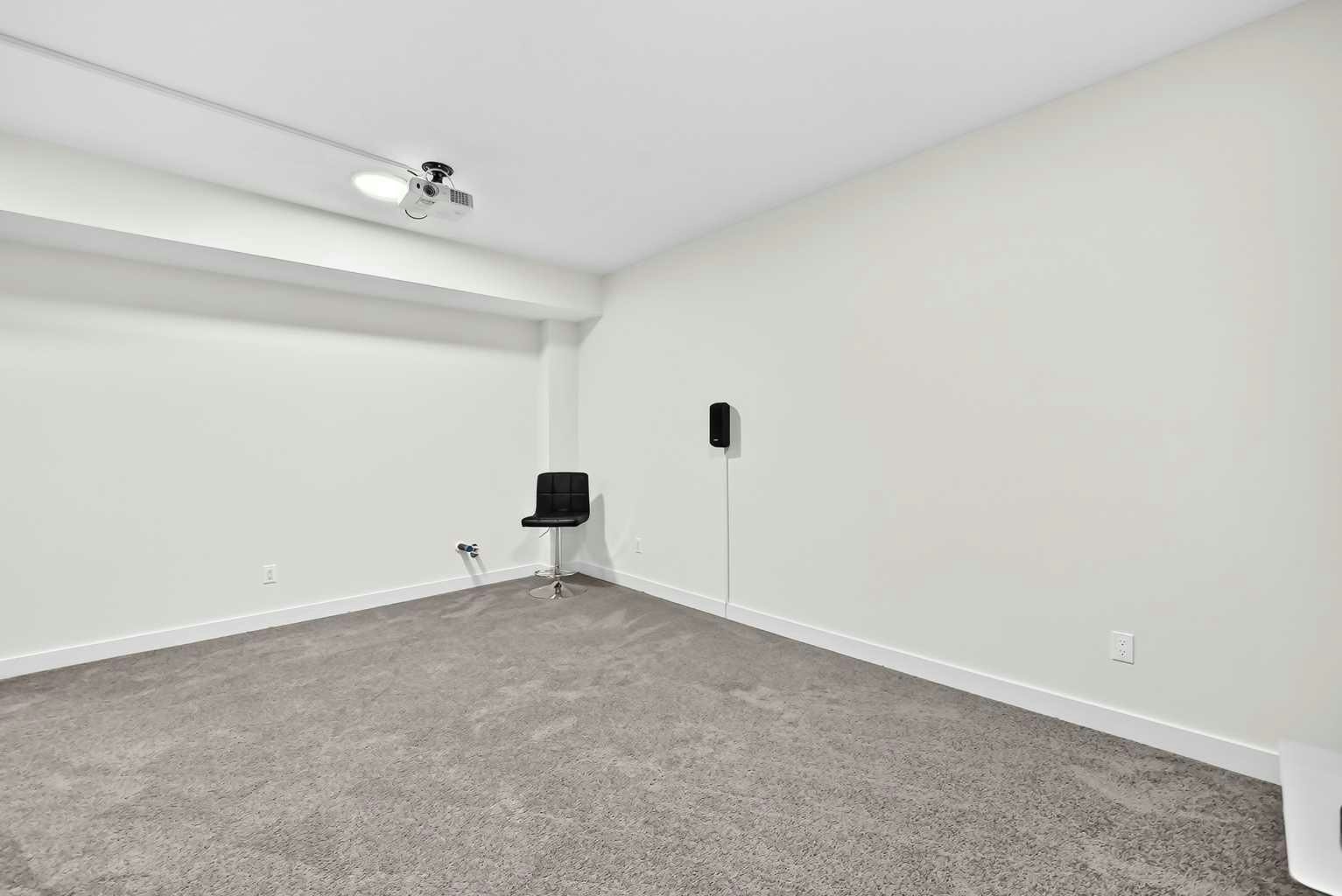 27 Belvedere Point SE, Calgary, AB, T2A 7Y9 - 38