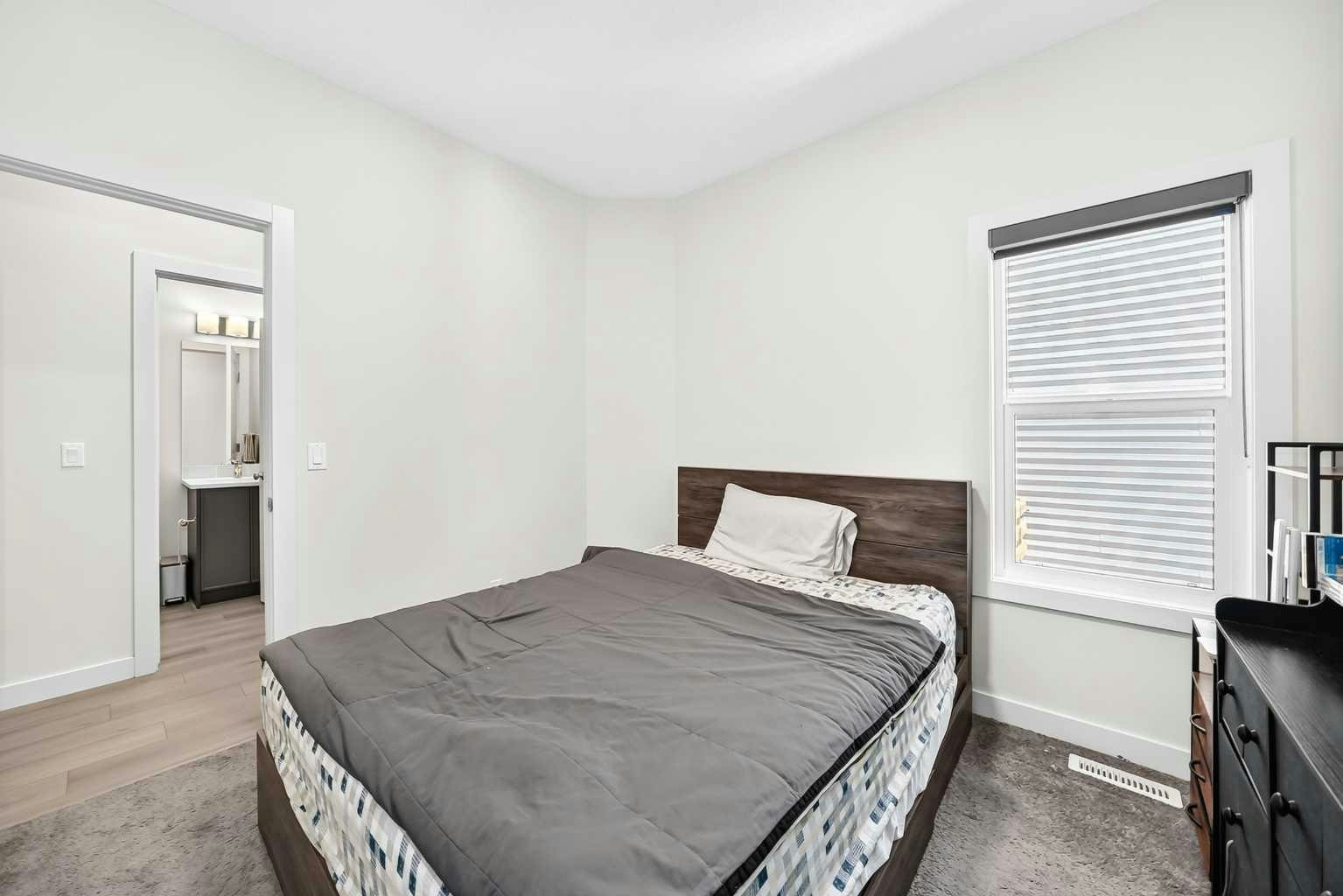 27 Belvedere Point SE, Calgary, AB, T2A 7Y9 - 16