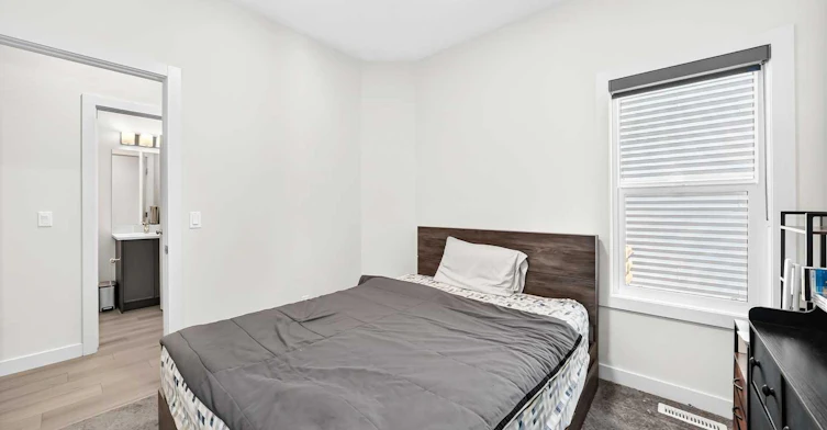 27 Belvedere Point SE, Calgary, AB, T2A 7Y9 - 16