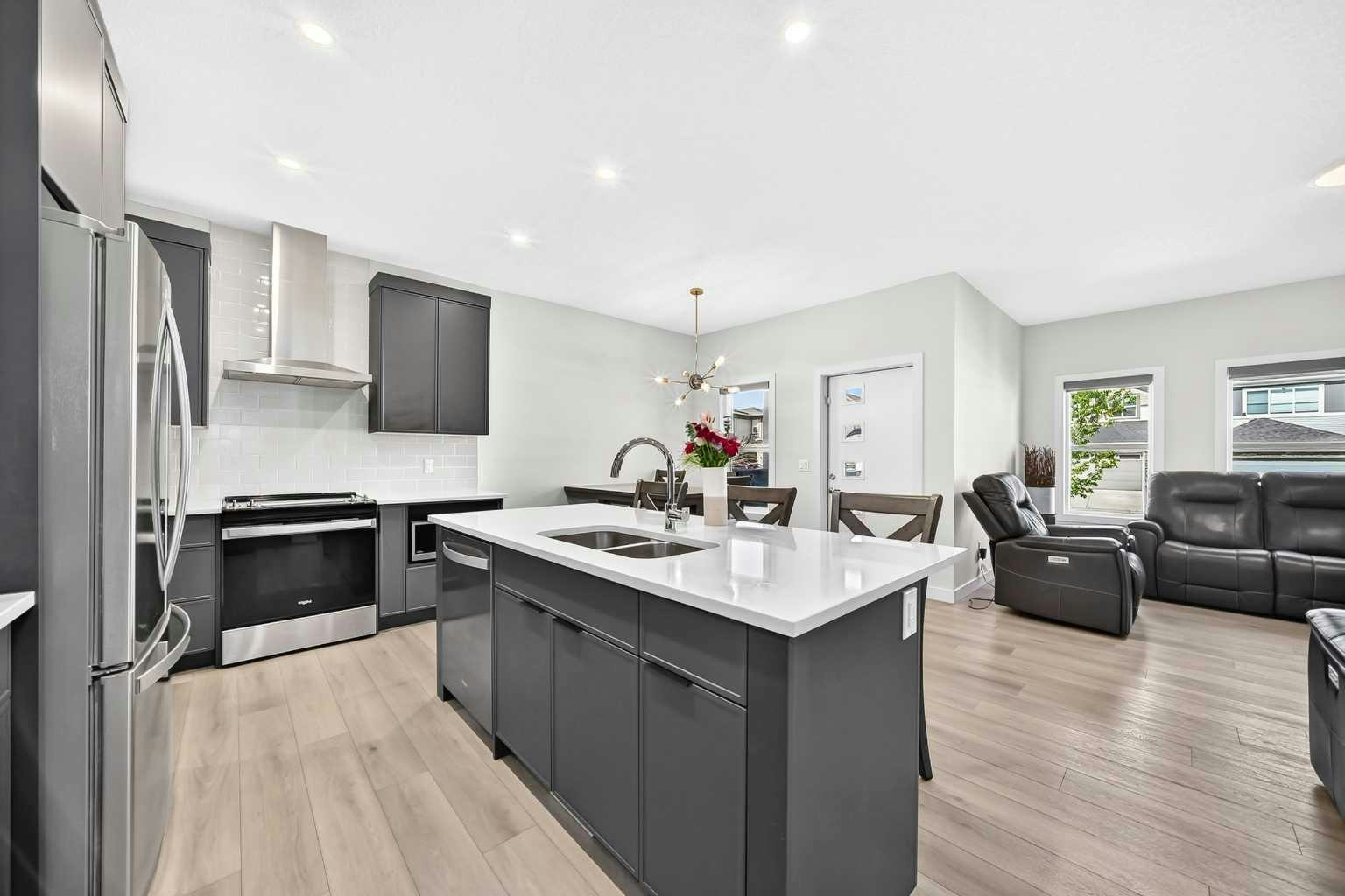 27 Belvedere Point SE, Calgary, AB, T2A 7Y9 - 11