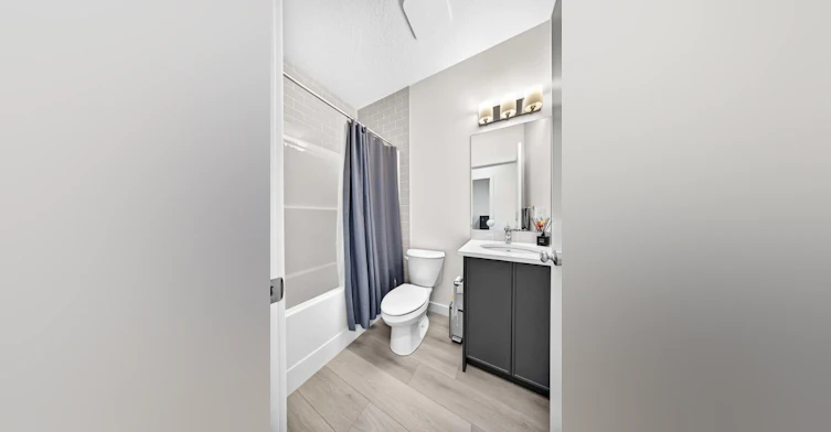 27 Belvedere Point SE, Calgary, AB, T2A 7Y9 - 18