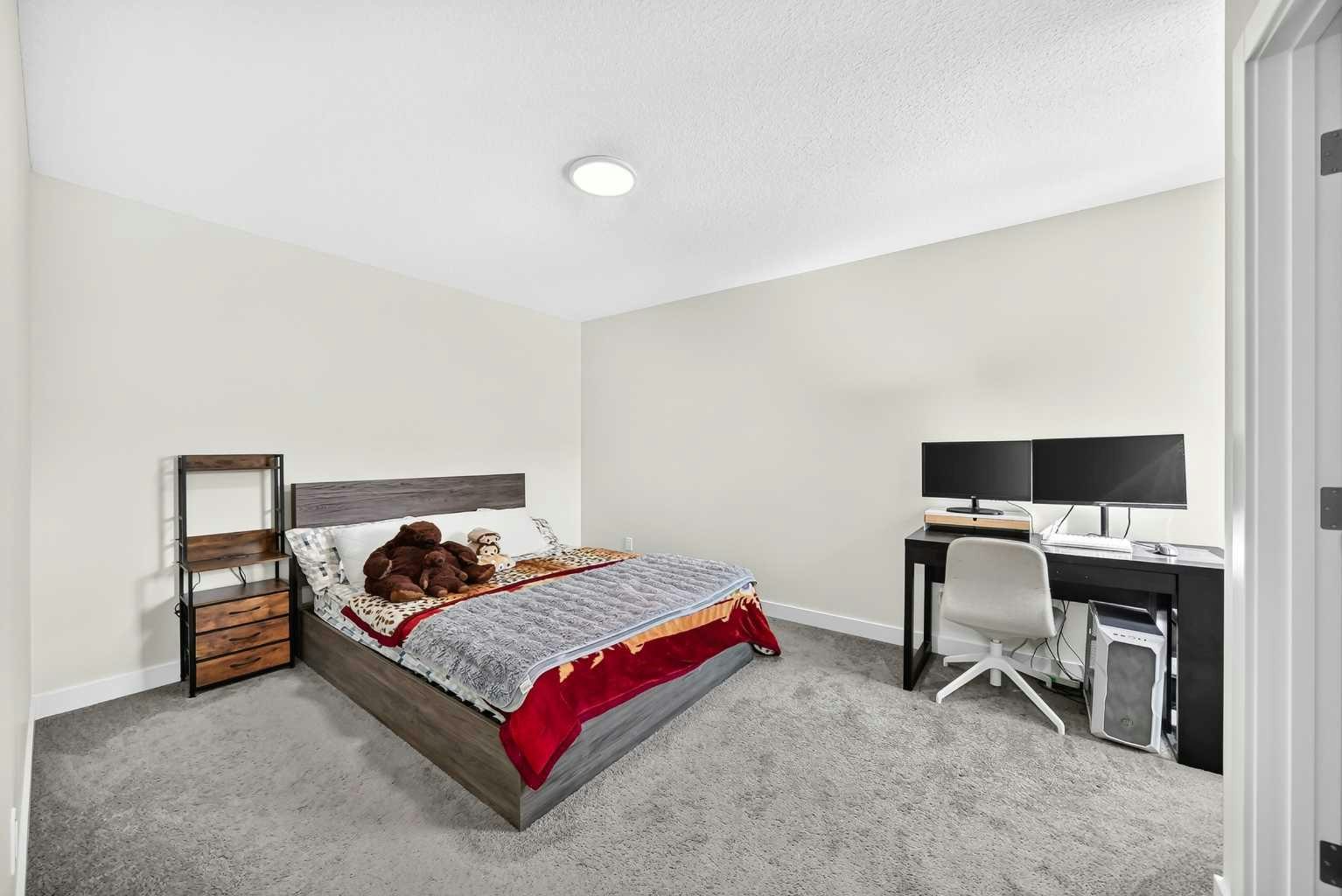 27 Belvedere Point SE, Calgary, AB, T2A 7Y9 - 26