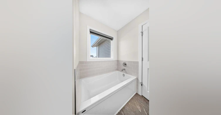 27 Belvedere Point SE, Calgary, AB, T2A 7Y9 - 24