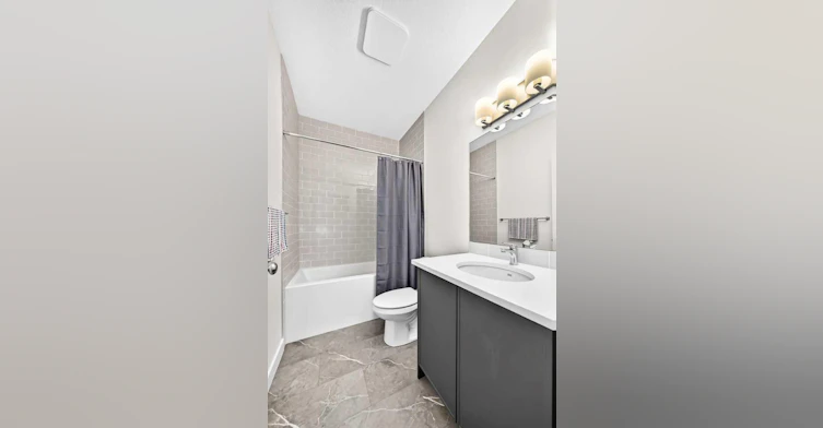 27 Belvedere Point SE, Calgary, AB, T2A 7Y9 - 43