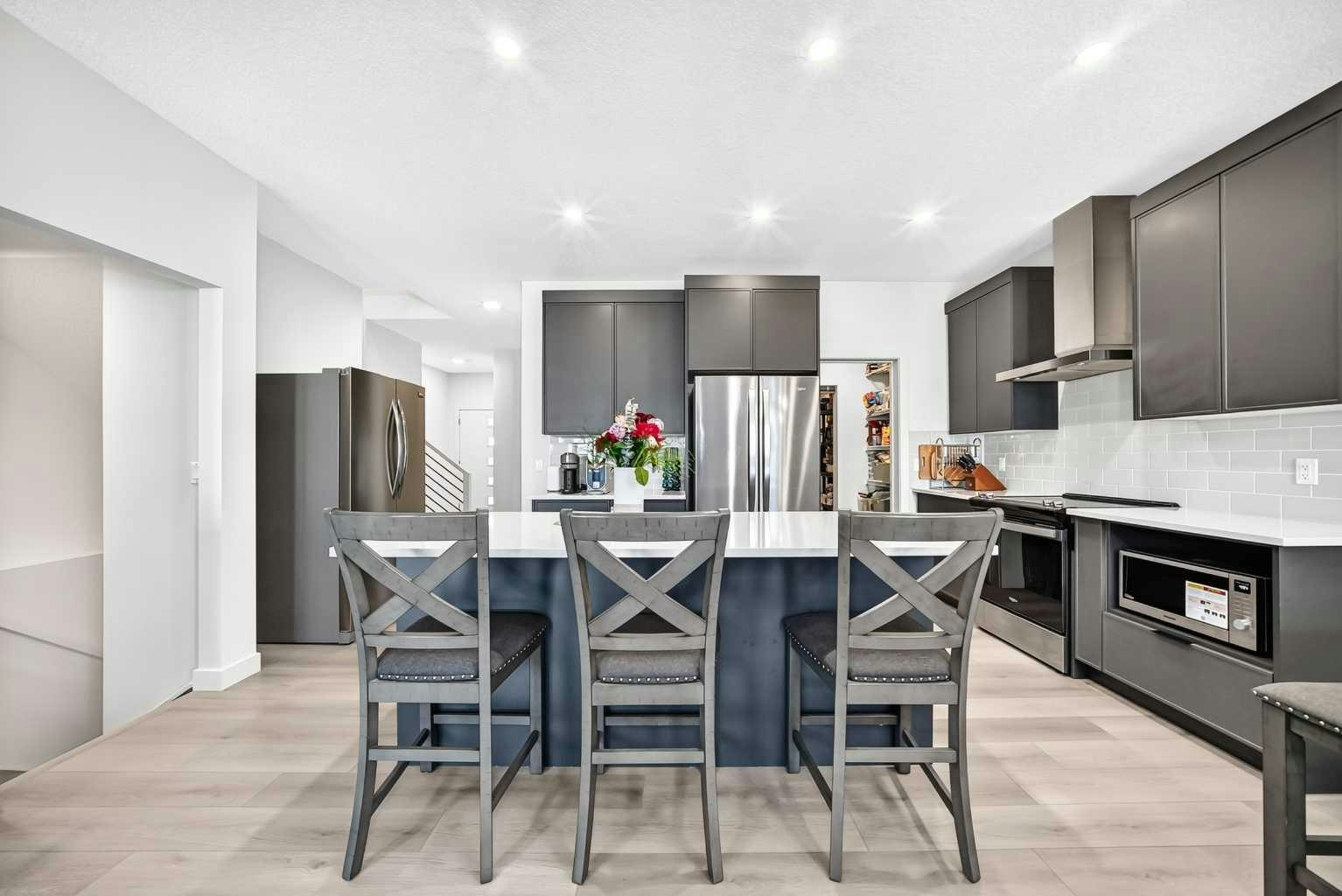 27 Belvedere Point SE, Calgary, AB, T2A 7Y9 - 8