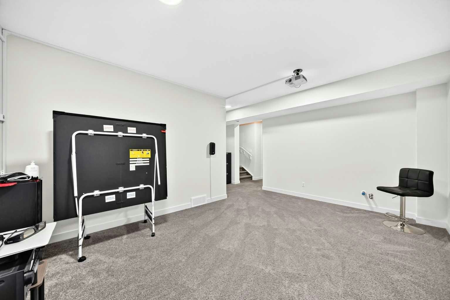 27 Belvedere Point SE, Calgary, AB, T2A 7Y9 - 39
