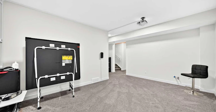 27 Belvedere Point SE, Calgary, AB, T2A 7Y9 - 39