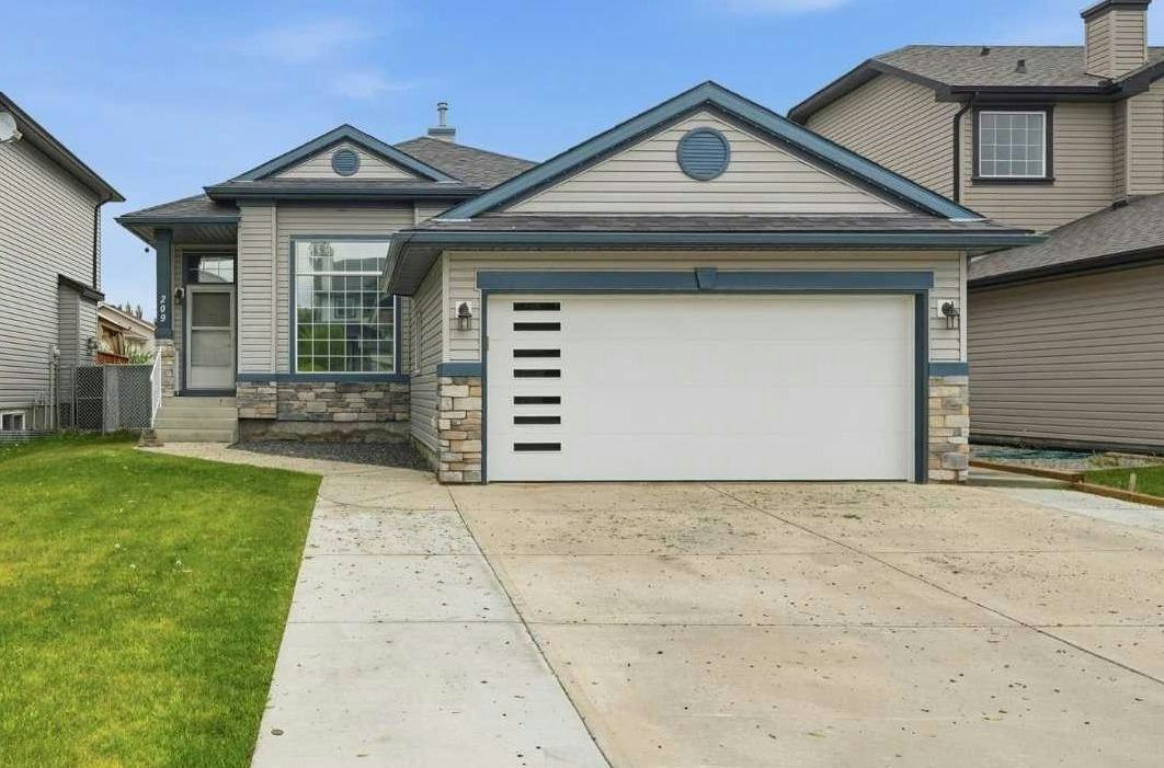 209 Oakmere Close, Chestermere, AB, T1X 1L1