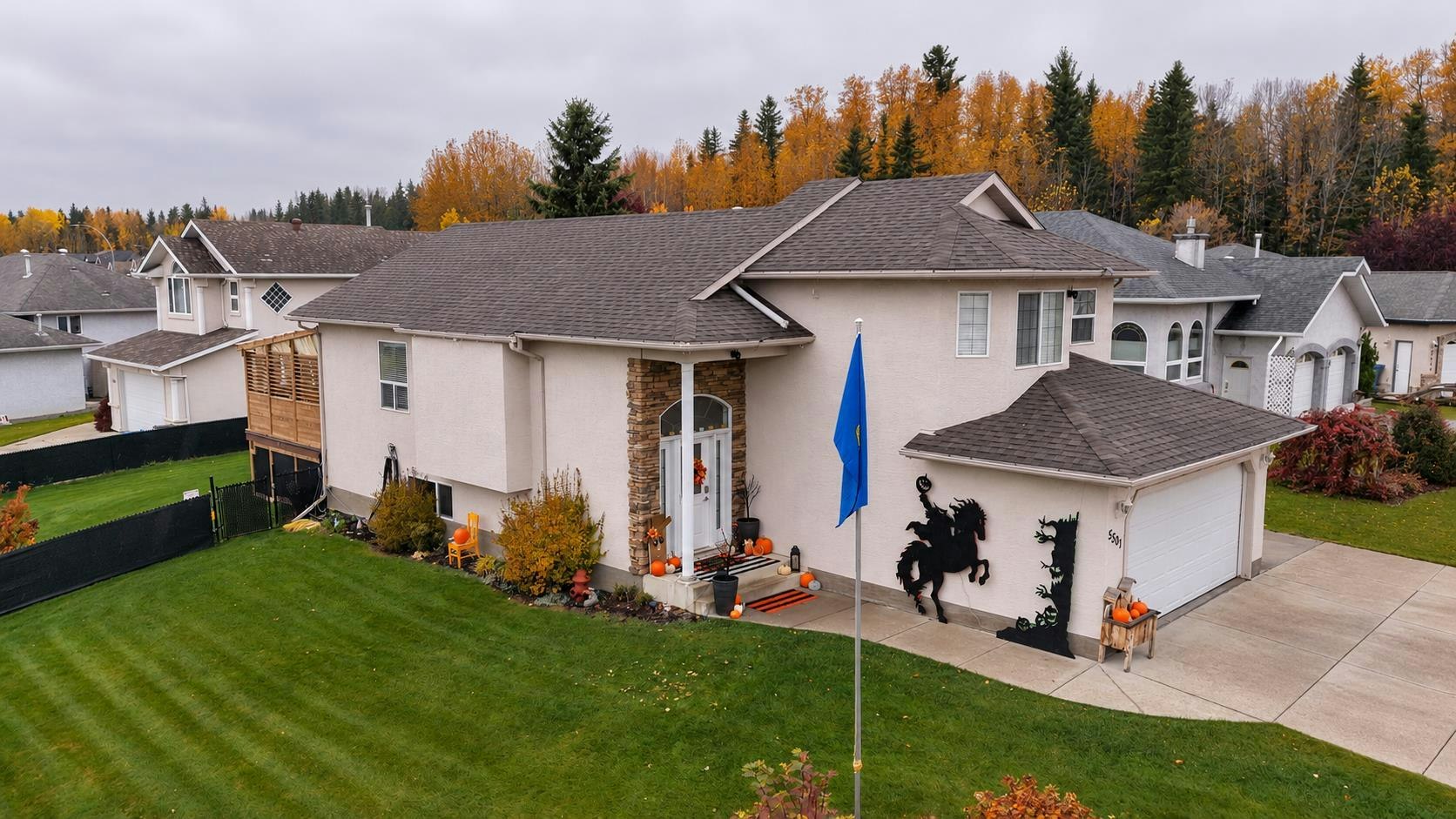 5501 17 Avenue, Edson, AB, T7E 1X1