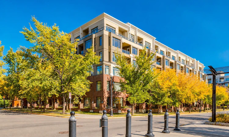626-930 Centre Avenue NE
