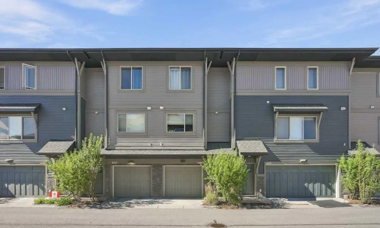 1604-32 Horseshoe Crescent