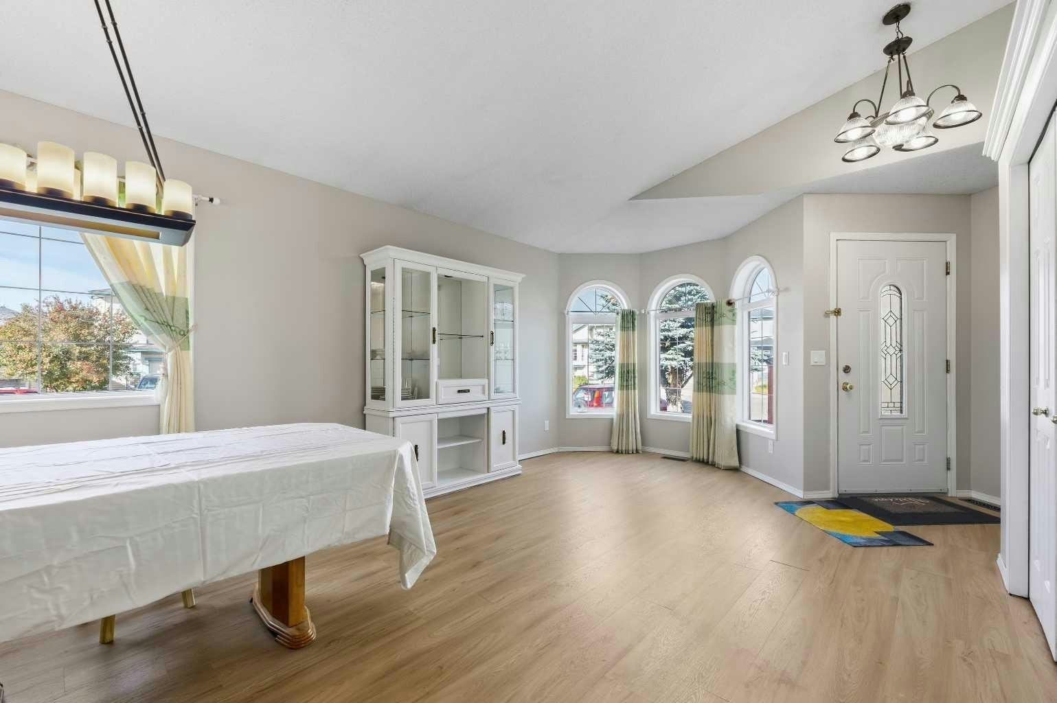 34 Applestone Park SE, Calgary, AB, T2A 7W2