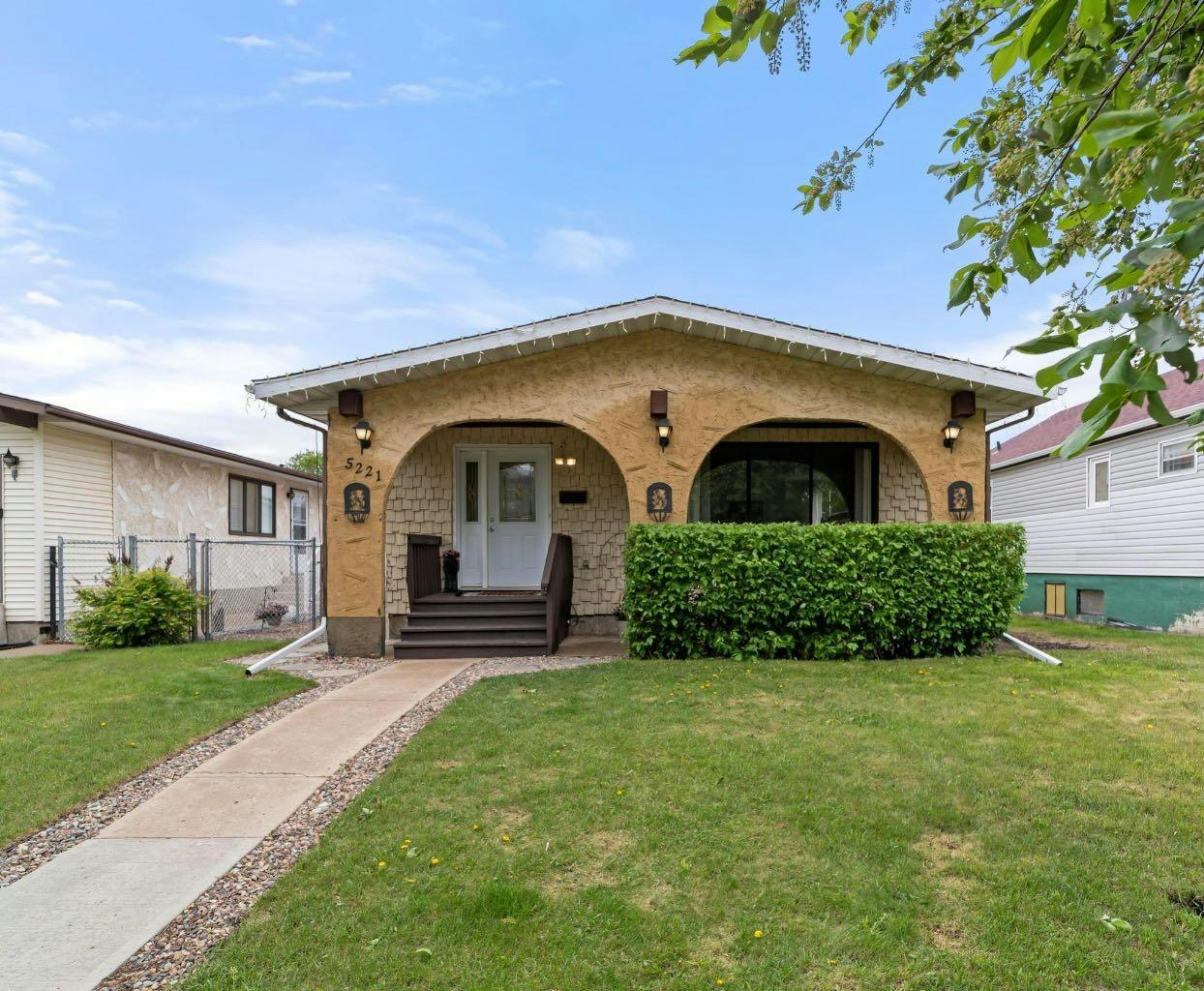 5221 42 Street, Camrose, AB, T4V 1A7