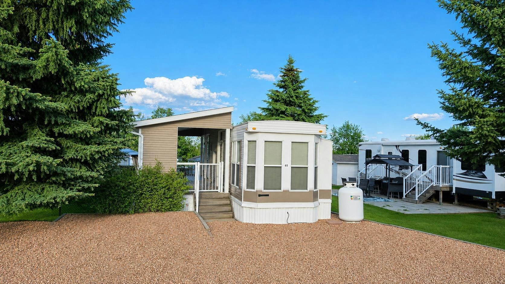 45 Points West Resort, Sylvan Lake, AB, T4S 1T3