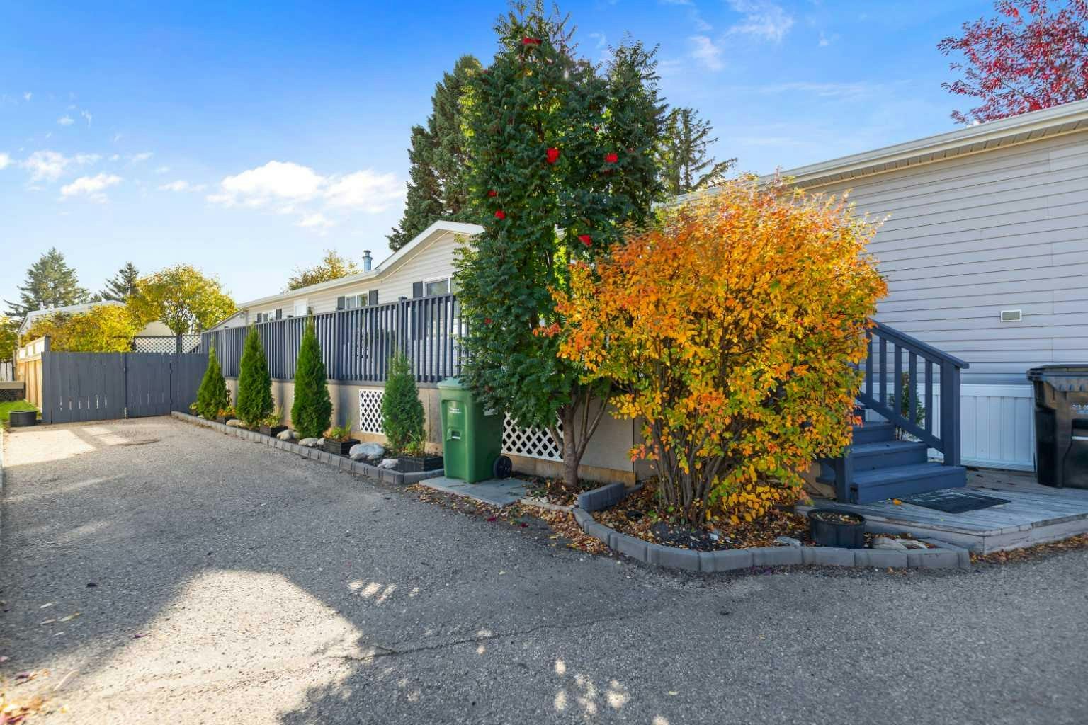 443-3223 83 Street NW, Calgary, AB, T3B 5P3