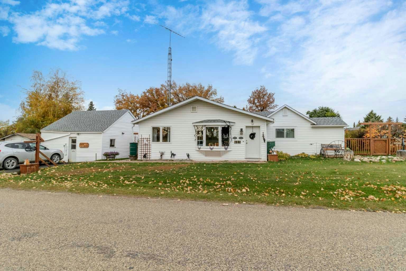 623 3 Avenue, Elnora, AB, T0M 0Y0