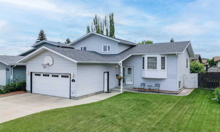 44 Huget Crescent