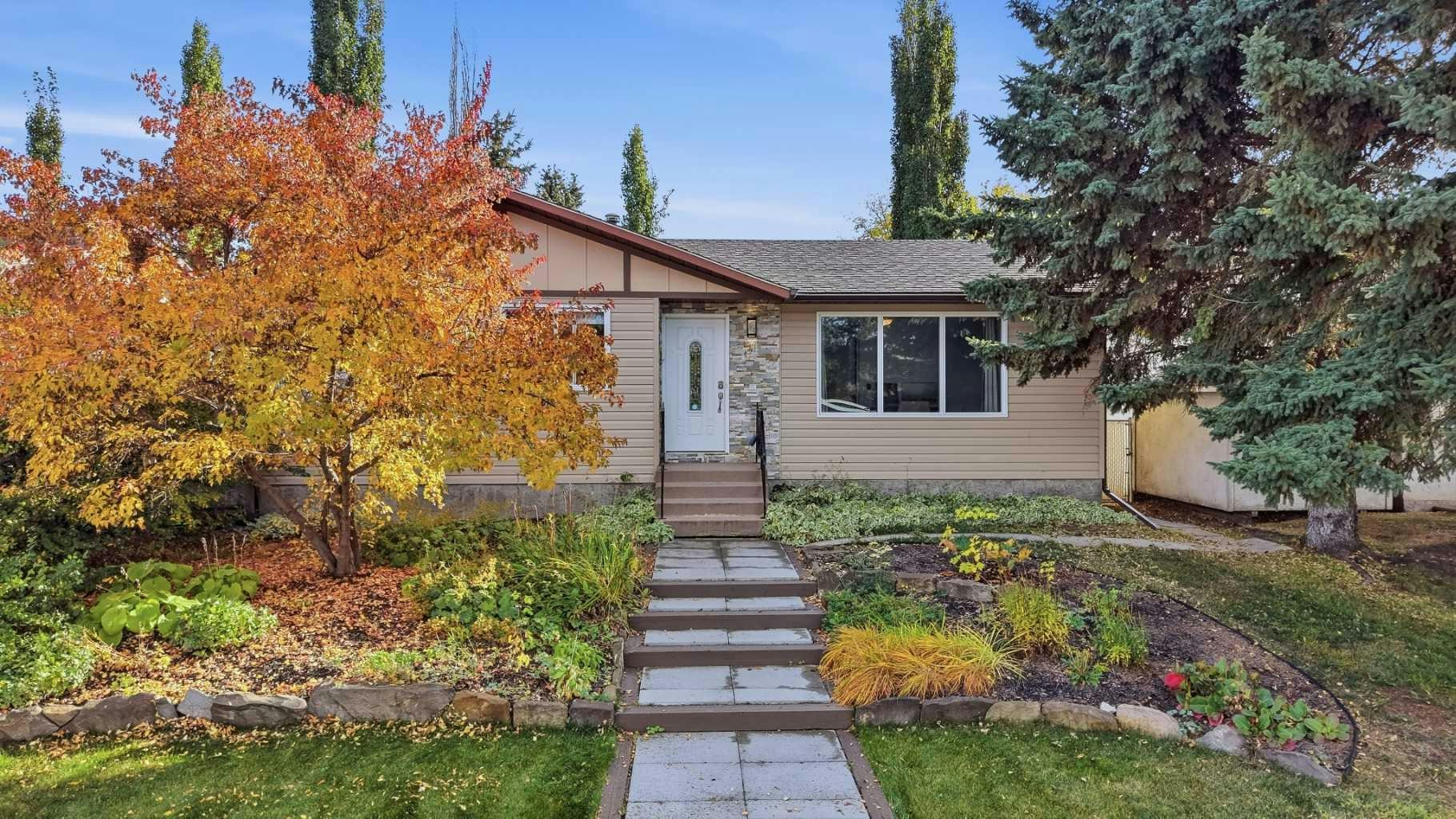 4412 45 Avenue, Sylvan Lake, AB, T4S 1K6