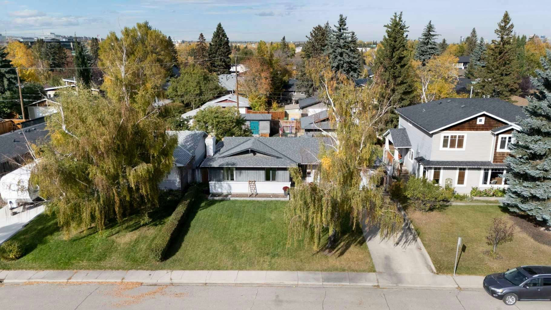 2320 58 Avenue SW, Calgary, AB, T3E 1N5
