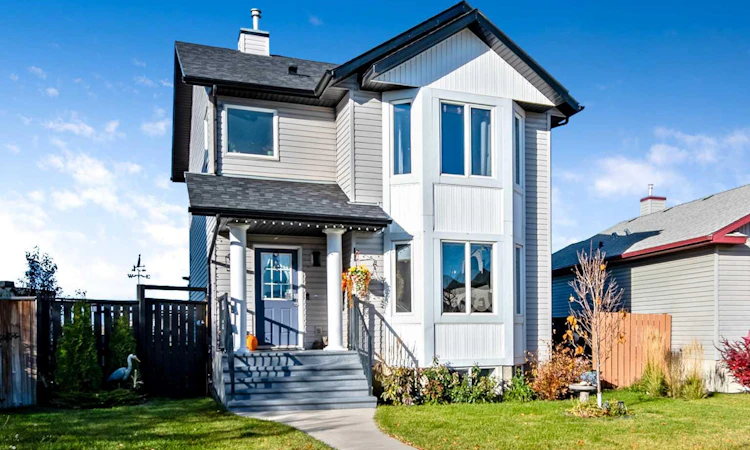 32 Sunrise Close SE