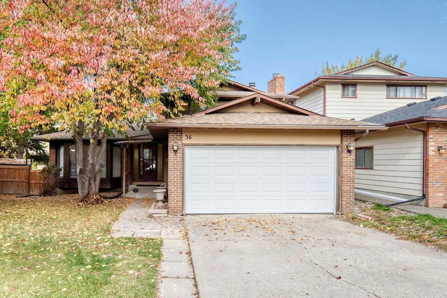 36 Berkshire Mews NW, Calgary, AB, T3K 1Z6