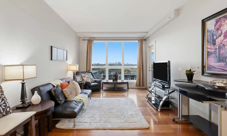 1407-8710 Horton Road SW