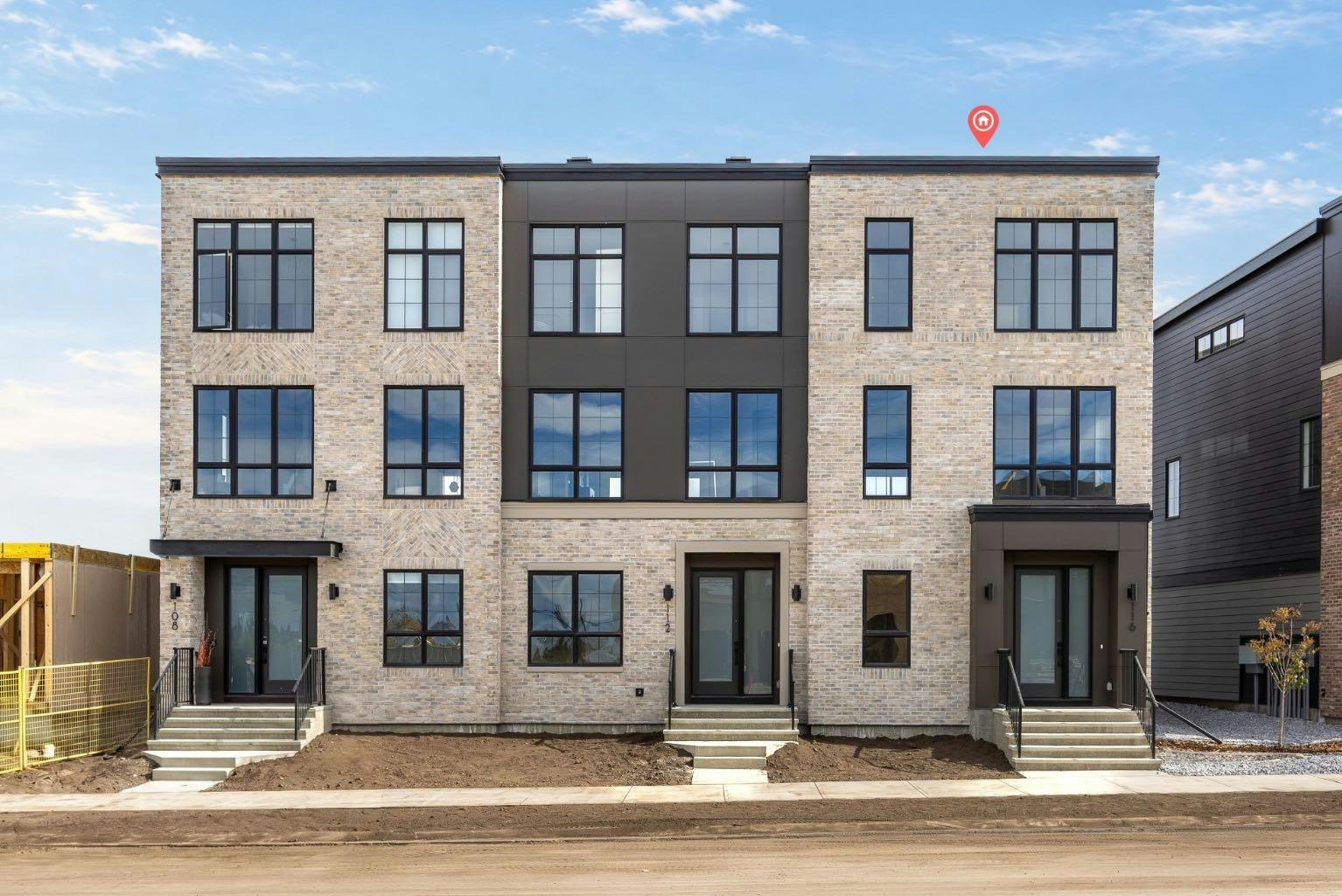 116 Greenwich Drive NW, Calgary, AB, T3B 6N8