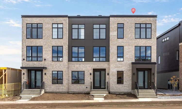 116 Greenwich Drive NW