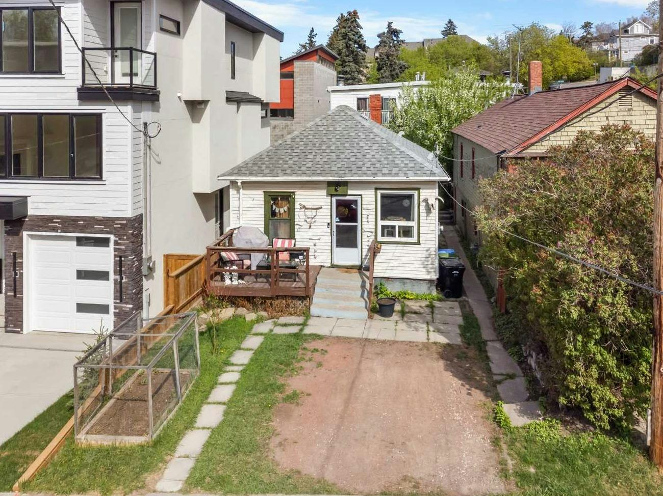 2520 16b Street SW, Calgary, AB, T2T 4L9