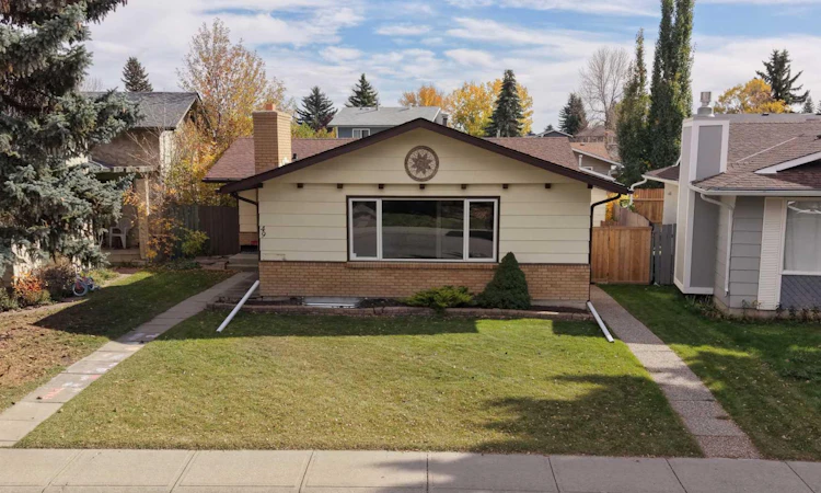 49 Sunhurst Crescent SE