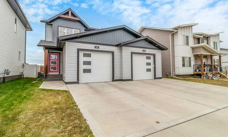 32 Iron Gate Boulevard