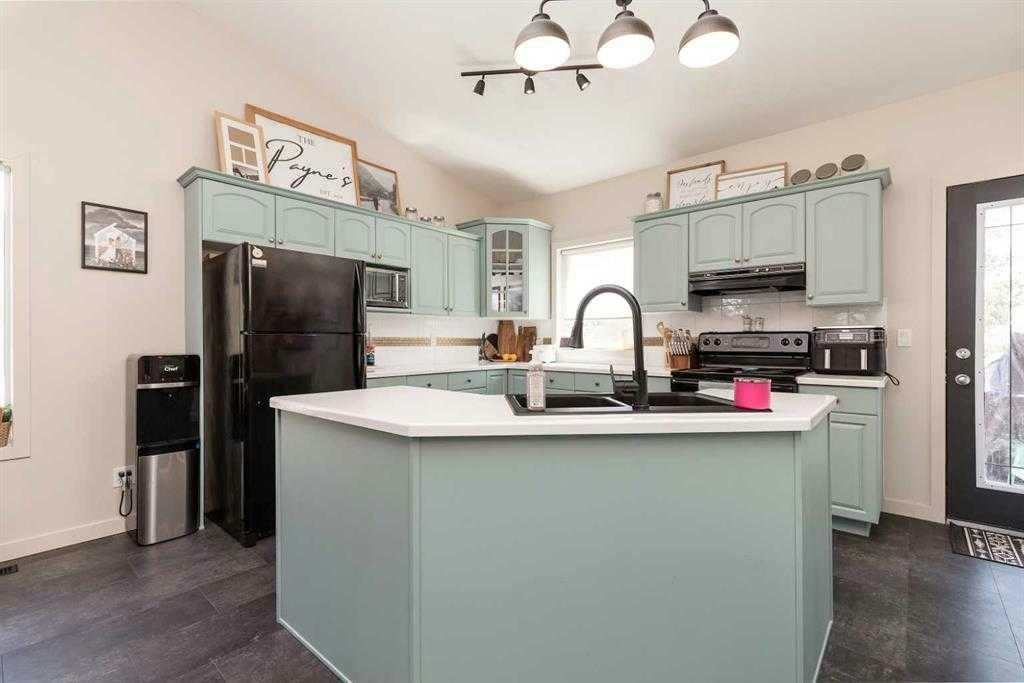 195 Cowichan Court W, Lethbridge, AB, T1K 7T7 - 6