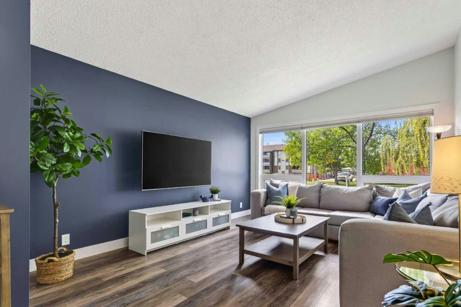 6516 Crowchild Trail SW, Calgary, AB, T3E 5R5