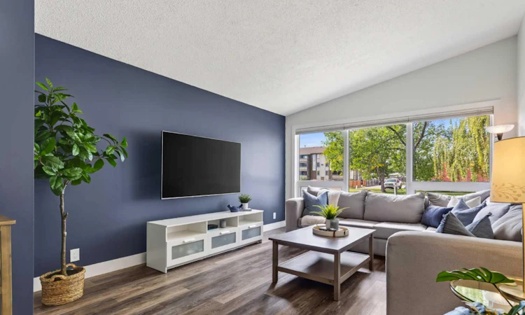 6516 Crowchild Trail SW